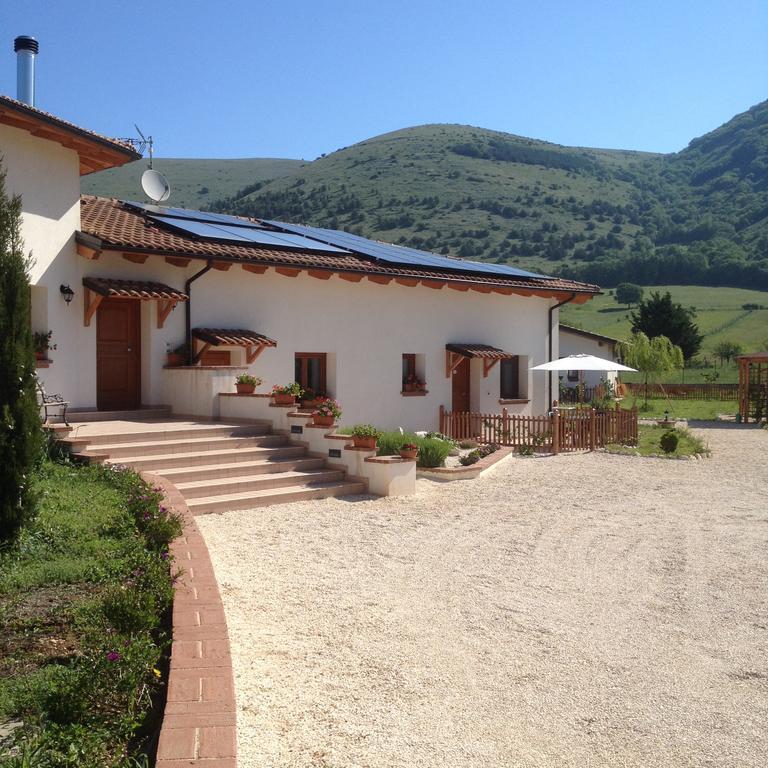 La Collina Di Peppino Bed & Breakfast Trasacco Exterior photo